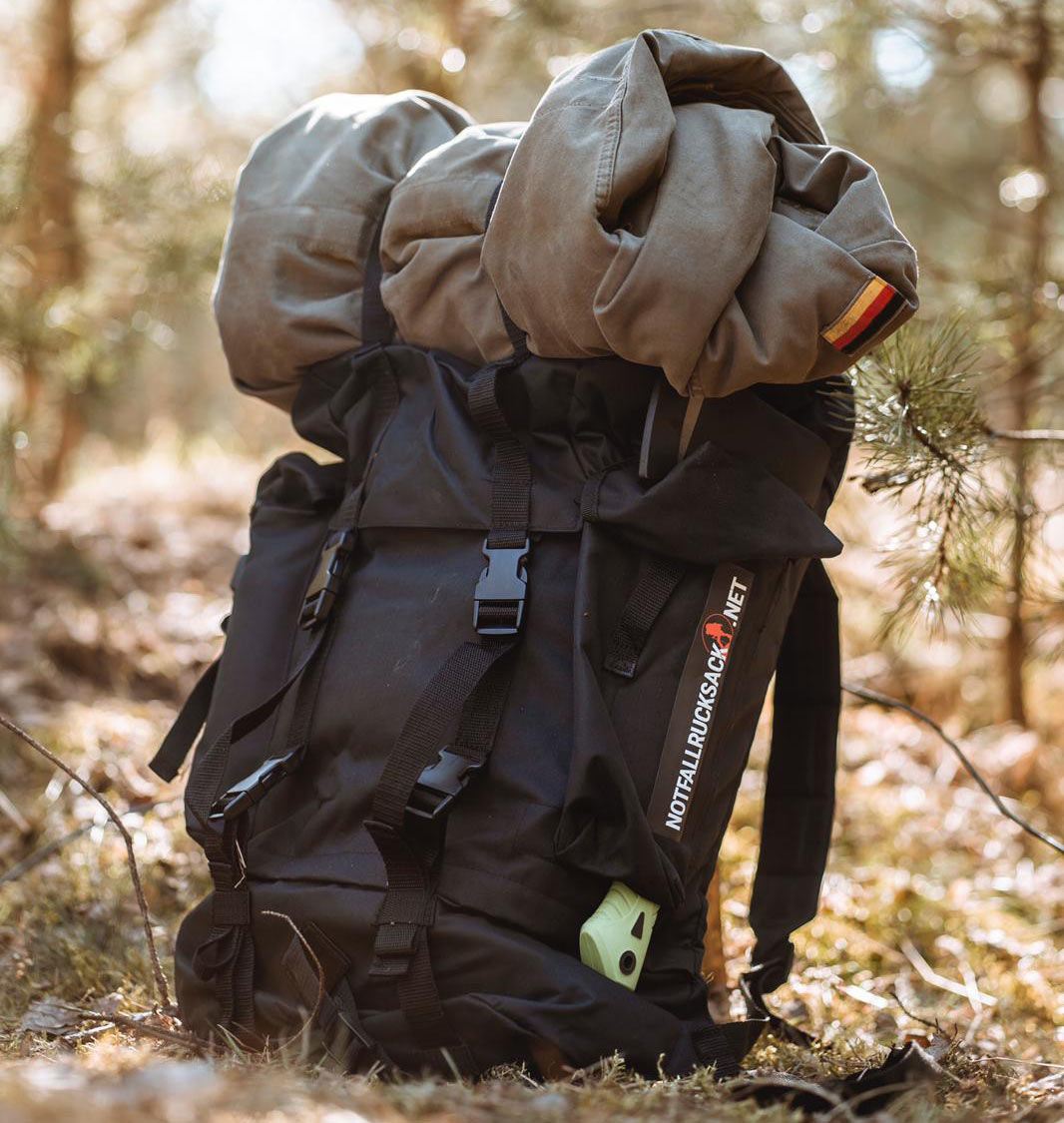 Mochila de emergencia básica - incluye comida, dormir, primeros auxilios