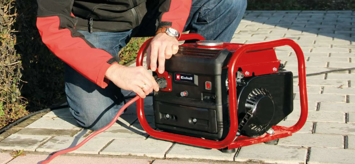Generador de emergencia de gasolina con toma de corriente de 230 V Generador de corriente: fuente de alimentación siempre y en todas partes con un motor de accionamiento silencioso de 2 tiempos y toma de corriente de 230 V